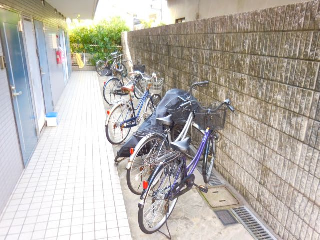 シティーライフ出丸の駐車場