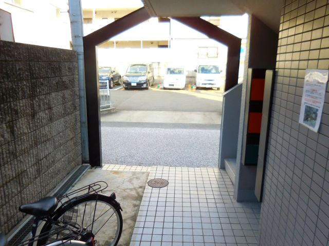 シティーライフ出丸のエントランス