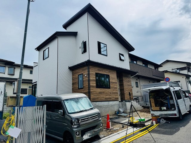 八王子市　片倉町　新築一戸建て　２６期の外観|～片倉駅徒歩14分の好立地　ZEH水準の省エネ住宅　並列2台駐車可能～