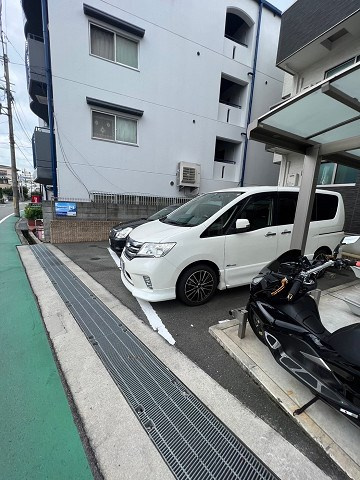 フジパレス園田Ⅵ番館の駐車場