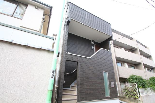 ビレッジ三宿のエントランス