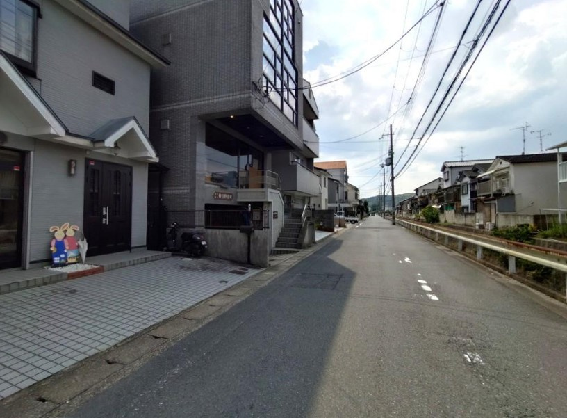 伏見区醍醐新開の前面道路含む現地写真