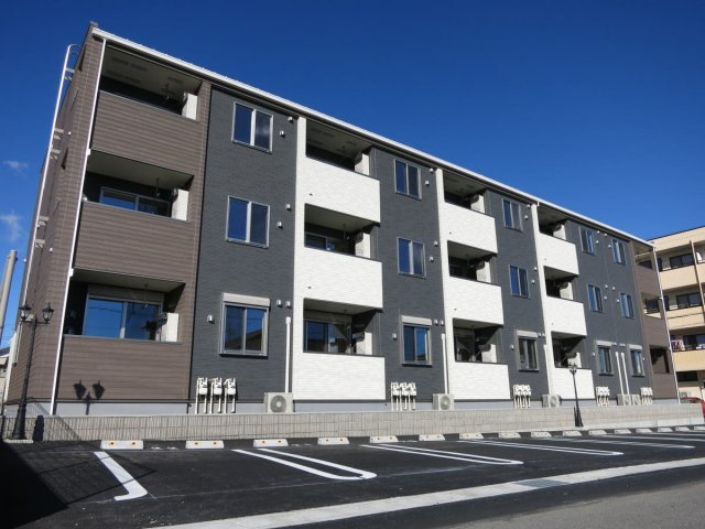 フェリチタ　ナギの木の外観