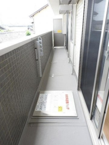和泉市府中町６丁目のハイツのバルコニー|お洗濯にも便利なバルコニー付き