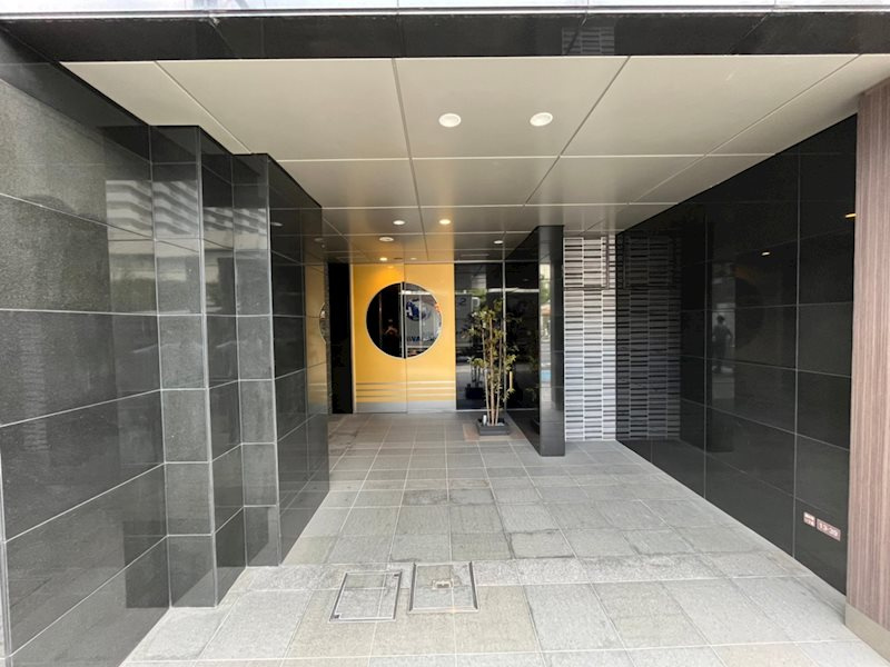CONOE本町通のエントランス