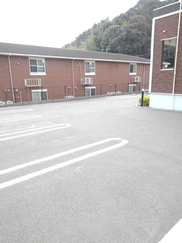 【駐車場】