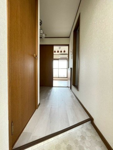 岡田ハイツの玄関
