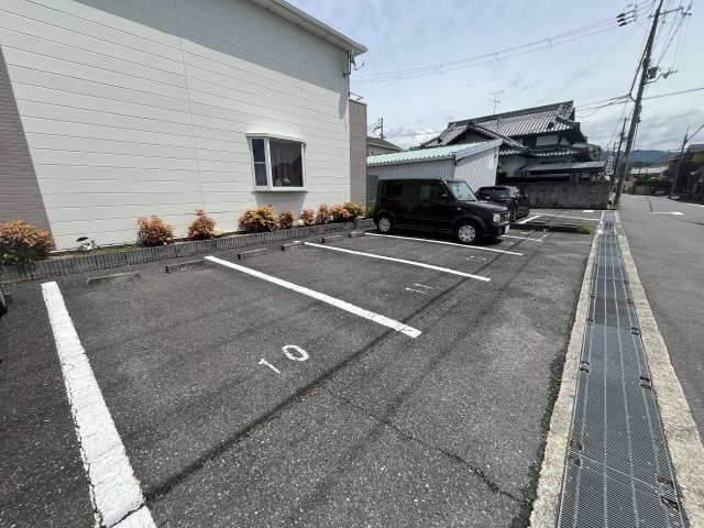 ヴェルクール貝塚の駐車場
