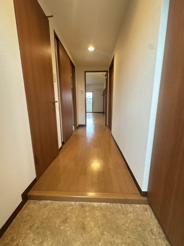 アム フルッスの玄関
