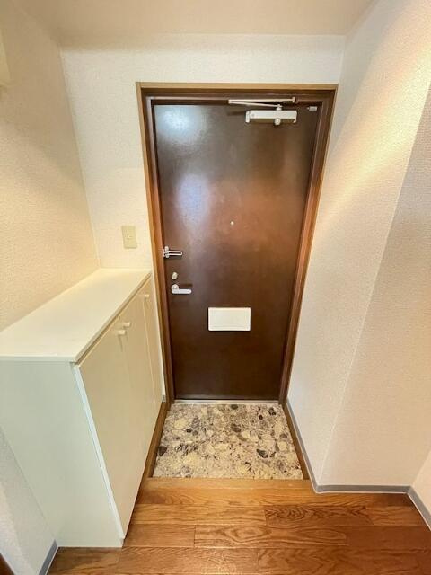 ドミール原宿の玄関