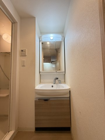 プレサンス谷町七丁目の洗面所