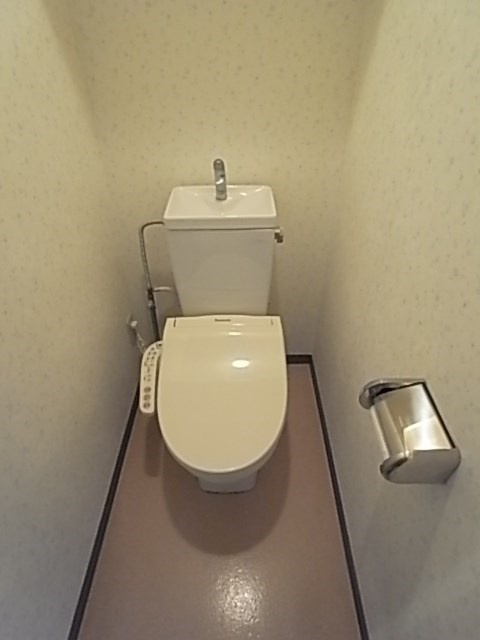 ツカプラッツのトイレ|落ち着いた色調のトイレです