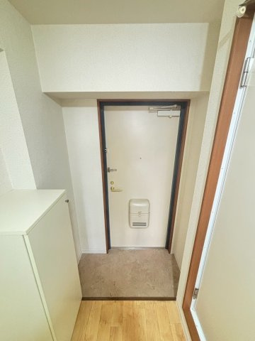 ドミール江戸堀の玄関