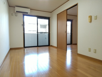 【居間・リビング】 | アバンウェル今井町Ⅱ番館