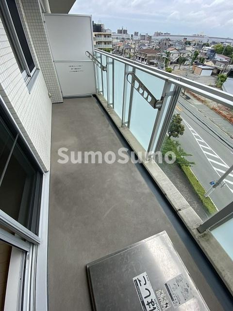 甲子園六石町ハイツのバルコニー