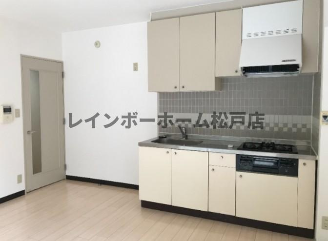 松戸市松戸の賃貸マンションのキッチン