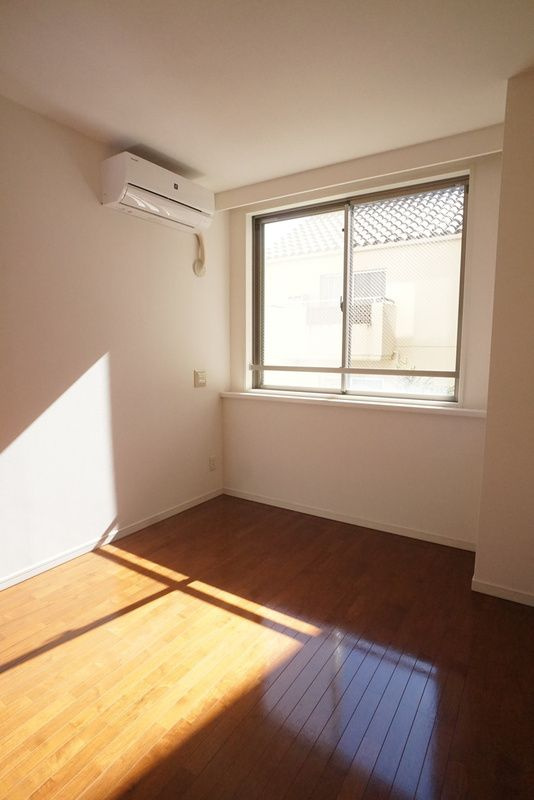 グラーサ三軒茶屋の洋室