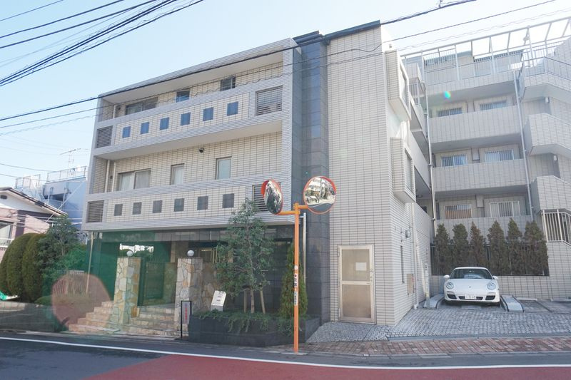 グラーサ三軒茶屋の外観