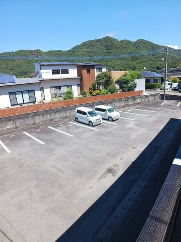 グリーンレジデンスⅡの駐車場