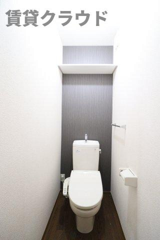 メープルスクウェアのトイレ|ちょっとした収納があるのもGood♪