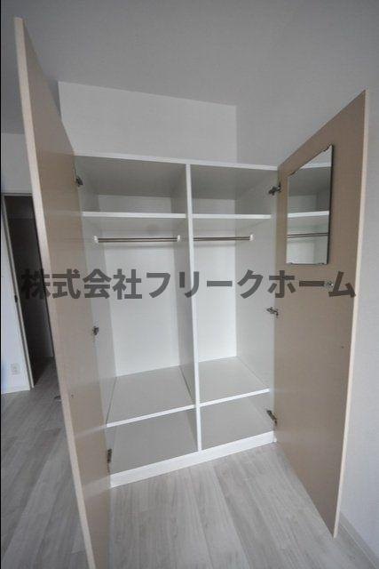 三鷹市下連雀３丁目の賃貸マンションの収納