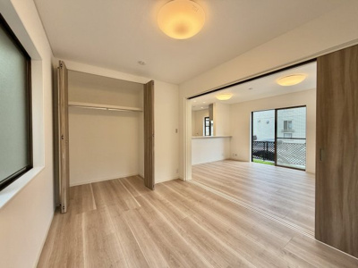 【洋室】 |  藤沢市大鋸戸建 | 1F洋室4約6帖