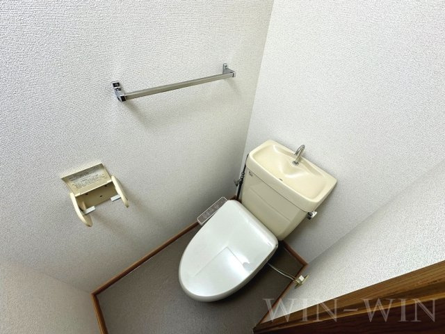 クレストールオヨベのトイレ|イメージ（同建物内別部屋の写真です）