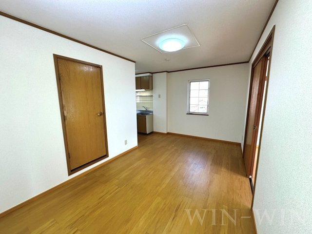 クレストールオヨベの居間・リビング|イメージ（同建物内別部屋の写真です）