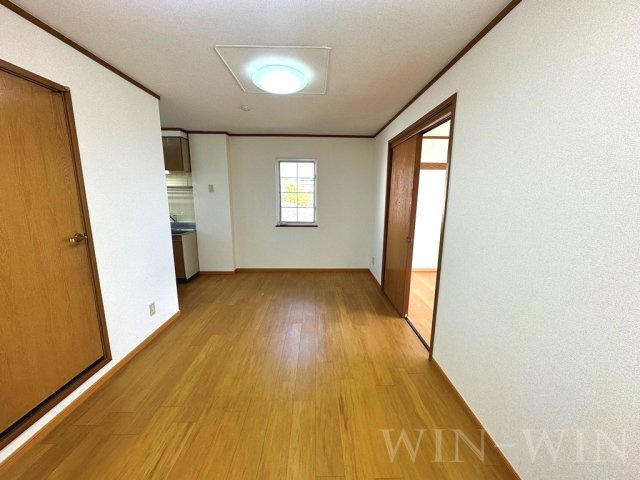 クレストールオヨベの居間・リビング|イメージ（同建物内別部屋の写真です）