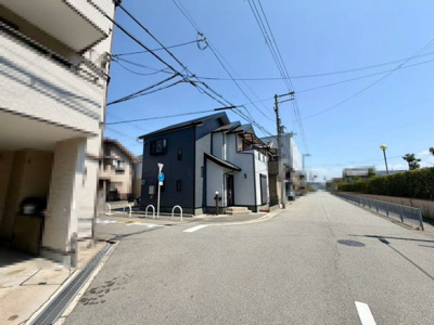 【前面道路含む現地写真】 | 松屋町１丁　中古一戸建 | ☆３ＬＤＫの暮らしやすいお住まい☆お子様のお部屋や趣味のお部屋もご用意いただけます♪