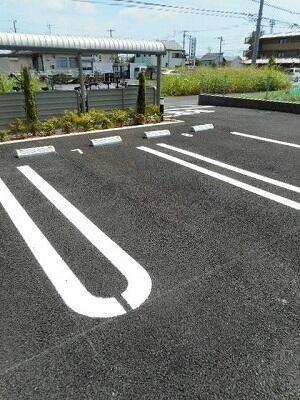 グランドソレイユの駐車場