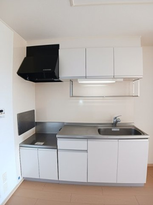 【キッチン】 | グランツオーヴェルⅠ | コンパクトなキッチンで掃除もラクラク