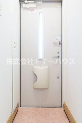 クレインハウス妙典の玄関