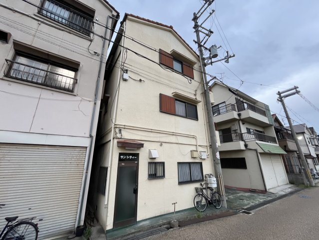 サンシティの外観