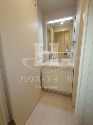 【洗面所】 | ルフォンリヴェント板橋西台 | 明るい洗面所です