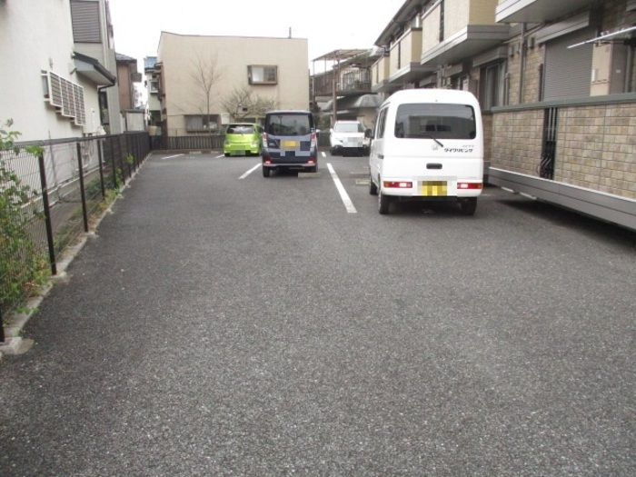 アンクレージュ・ＶＡＮの駐車場