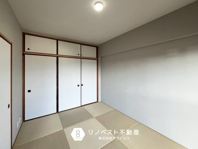 朝日プラザイーストスクエアの和室|約6帖の和室♪
リフォームにより畳貼替済みです◎