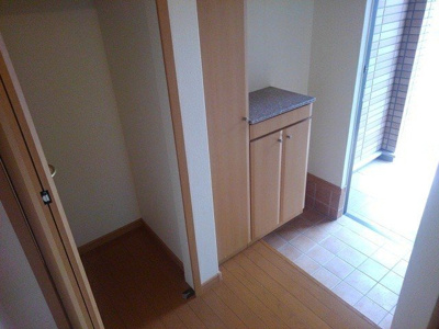 【玄関】 | マン　ウンド　フラウ　Ａ | 明るい玄関です