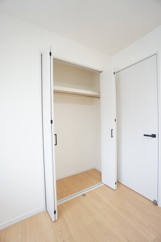 ダイアパレス新瑞南の収納|建具も交換済み