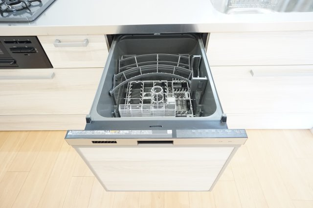 シーアイマンション本郷の設備|水洗いした食器を入れて、専用の洗剤を投入すれば、ボタン一つで洗浄～乾燥まで自動で行います！家事の手間