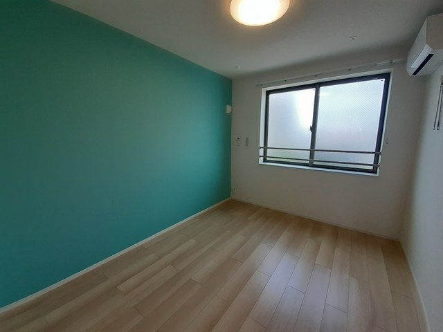 カーサ井の森の洋室|落ち着いた色調の洋室です