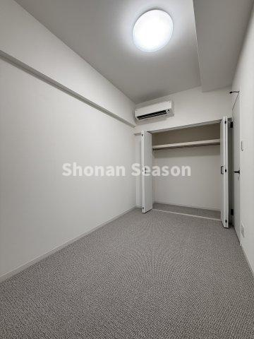 【現地画像あり】エクセル伊勢原の収納|お部屋には「エアコン」２台設置済◎初期費用をグッと抑えられますよ♪