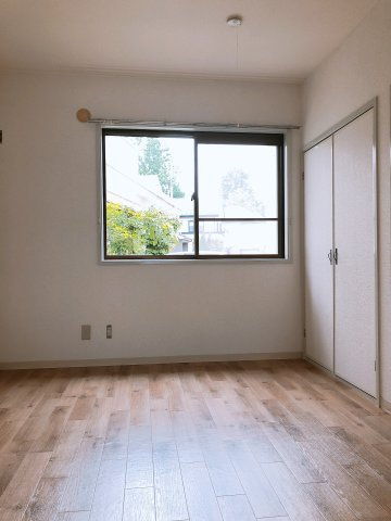 広々とした洋室です