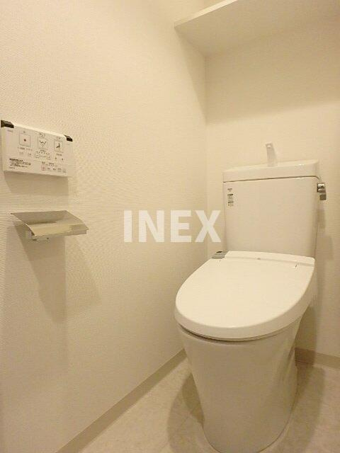 横浜市西区岡野２丁目の賃貸マンションのトイレ