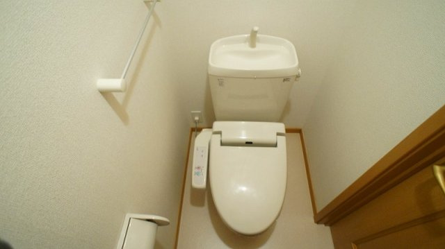 ゆったりとした空間のトイレです