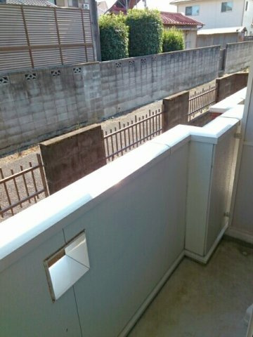 外からの目が気にならないバルコニーで洗濯物が干せます