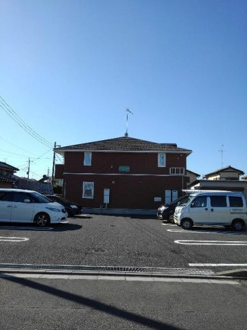 車をお持ちの方に嬉しい駐車場付きの物件です