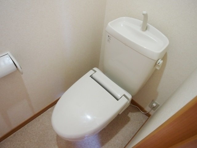 コンパクトで使いやすいトイレです
