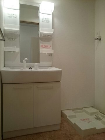 明るい洗面所です