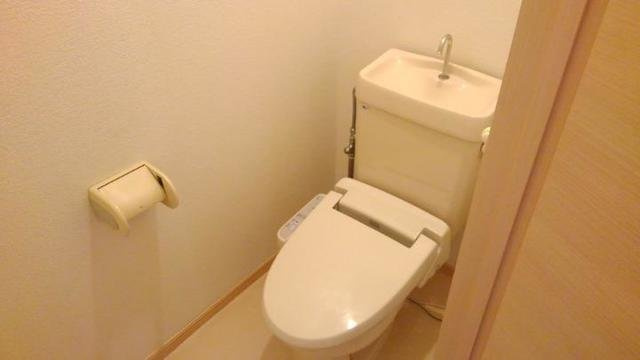 清潔感のあるトイレです
